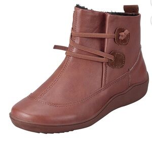 Used Flat Short Retro Women's Boots Size 9, No size on boots